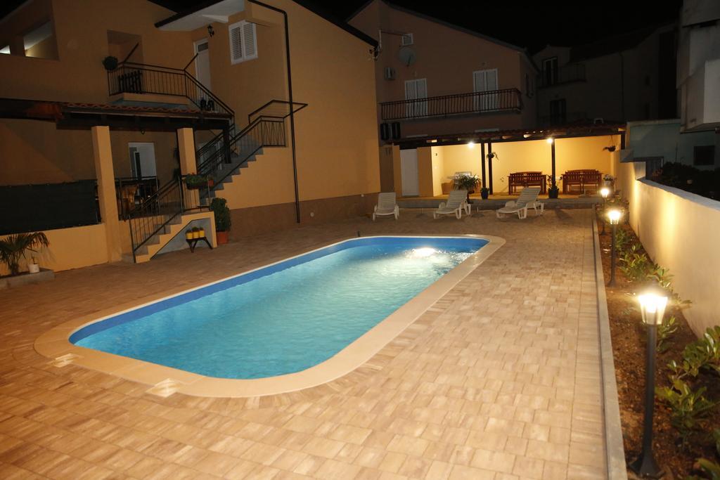Apartmani Sprljan Vodice Kültér fotó